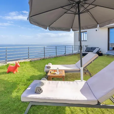 Vila Rocca Al Mare Seaside *