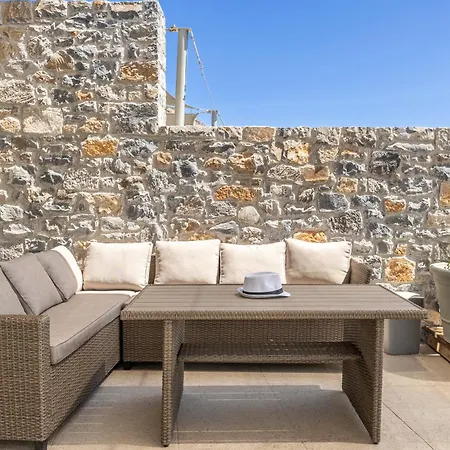 Rocca Al Mare Seaside *